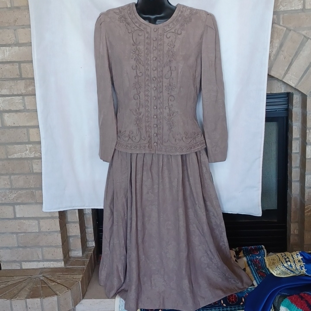 Vintage Karin Stevens Mocha Brown Dress, Long Sleeves Embroidered Size 8. NWT